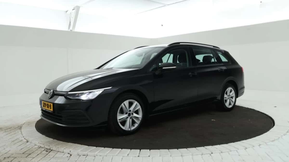 Volkswagen Golf (2021) — foto 1