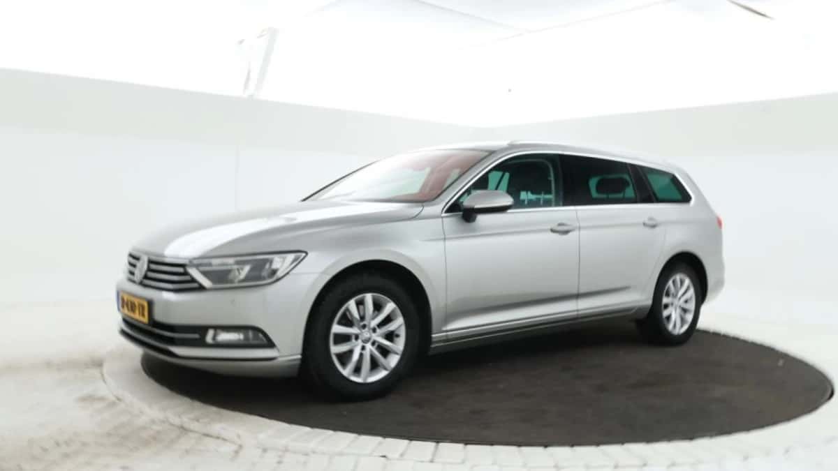 Volkswagen Passat (2015) — foto 1
