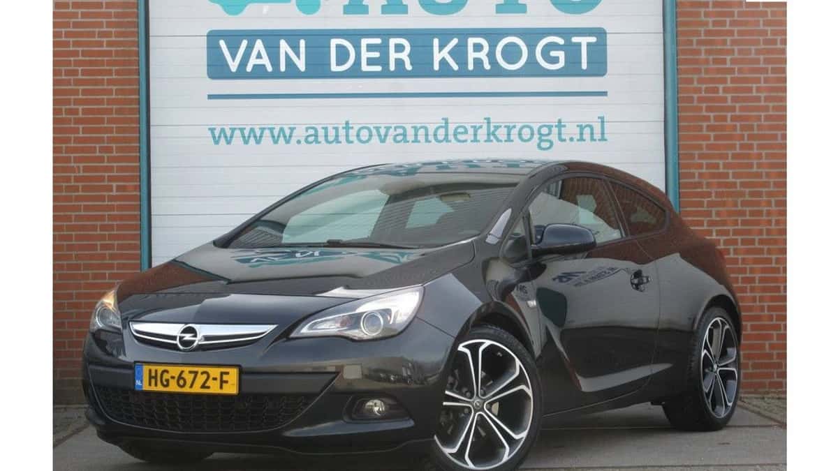 Opel Astra (2015) — foto 1