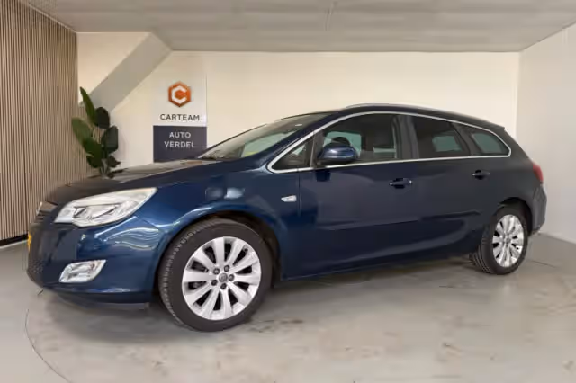 Opel Astra (2012)