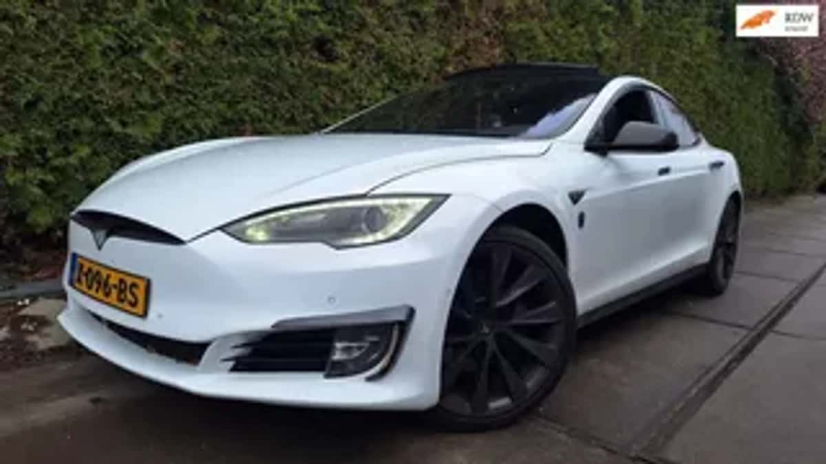 Tesla Model S (2014) — foto 1