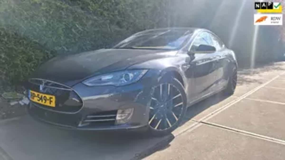 Tesla Model S (2015) — foto 1
