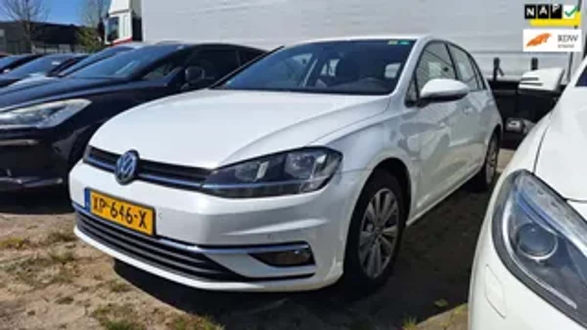Volkswagen Golf (2019) — foto 1