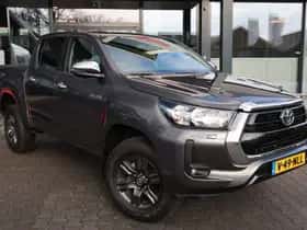 Toyota Hilux (2023)