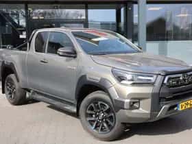 Toyota Hilux (2024)