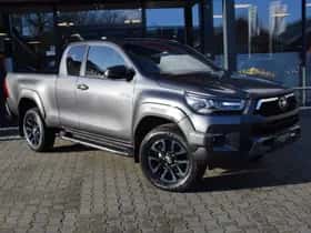 Toyota Hilux (2024)