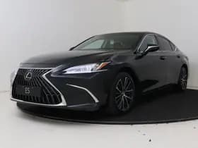 Lexus ES — 2026, 10.000 km