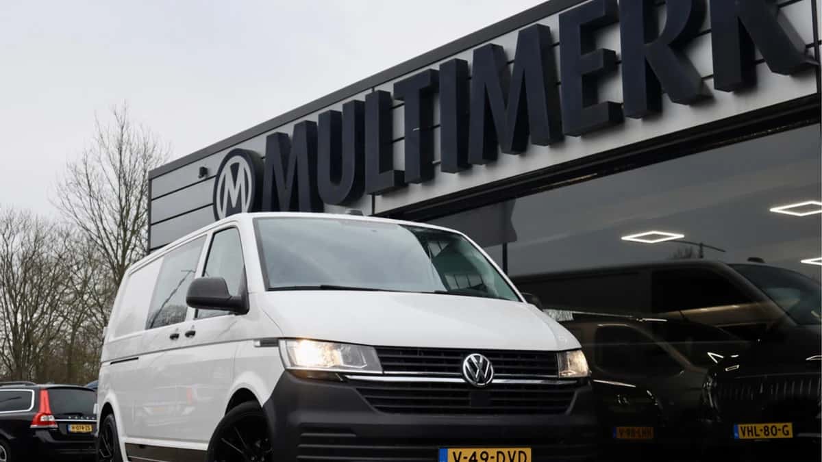 Volkswagen Transporter (2021) — foto 1