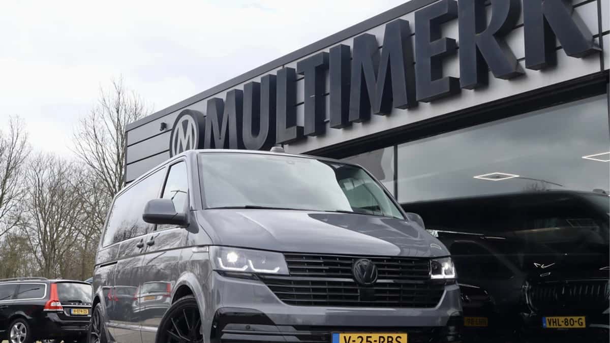 Volkswagen Transporter (2023) — foto 1