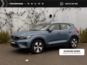 Volvo XC40 (2022)