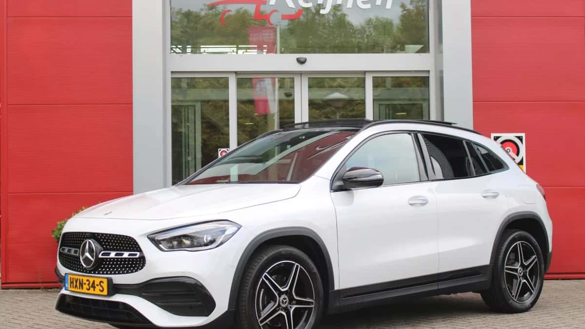 Mercedes-Benz GLA (2022) — foto 1