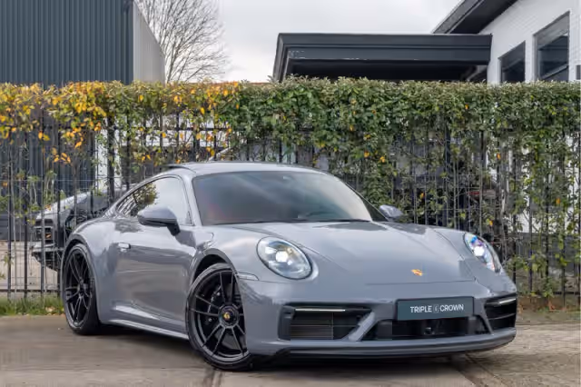 Porsche 911 (2024)