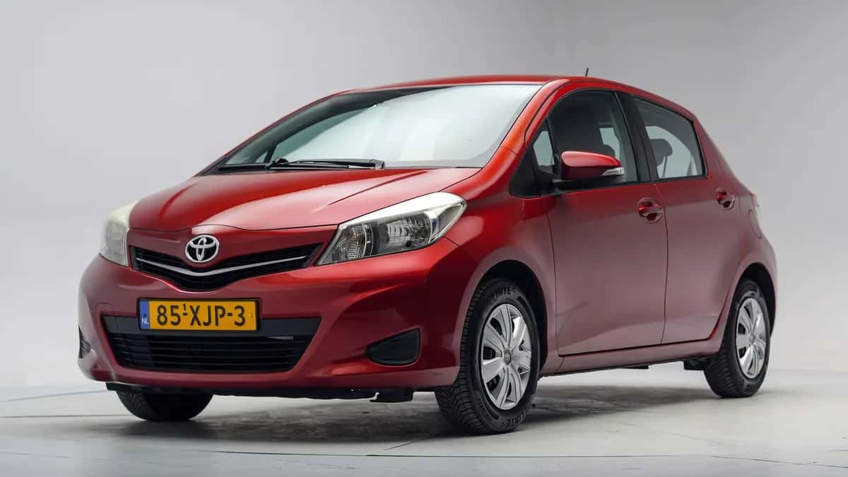 Toyota Yaris (2012) — foto 1