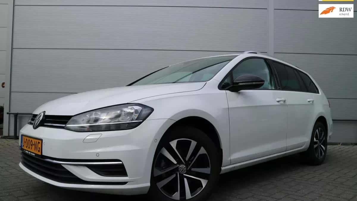 Volkswagen Golf (2020) — foto 1