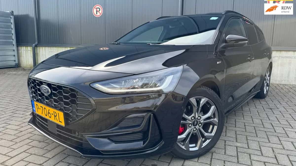 Ford Focus (2022) — foto 1