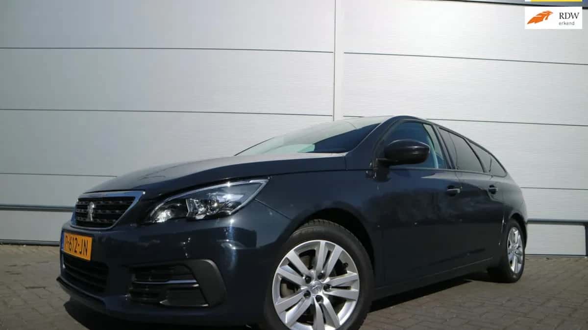 Peugeot 308 (2019) — foto 1