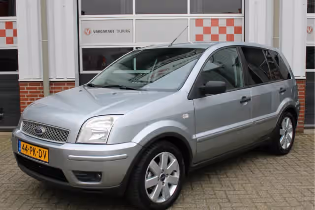 Ford Fusion (2004)