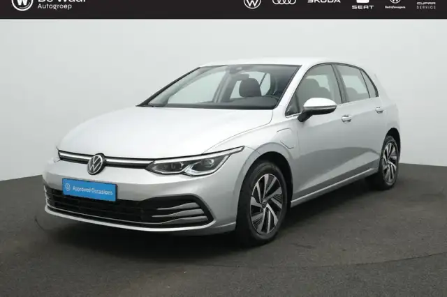 Volkswagen Golf (2022)