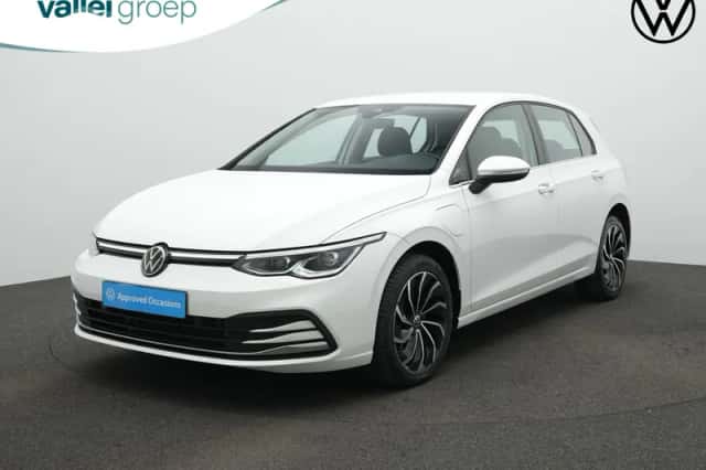 Volkswagen Golf (2022)