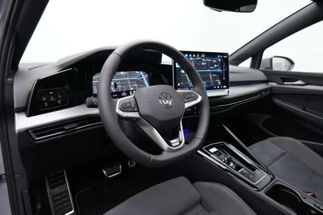 Volkswagen Golf (2024)