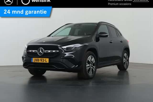 Mercedes-Benz GLA (2024)