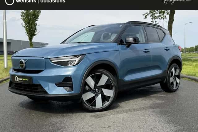 Volvo XC40 (2023)
