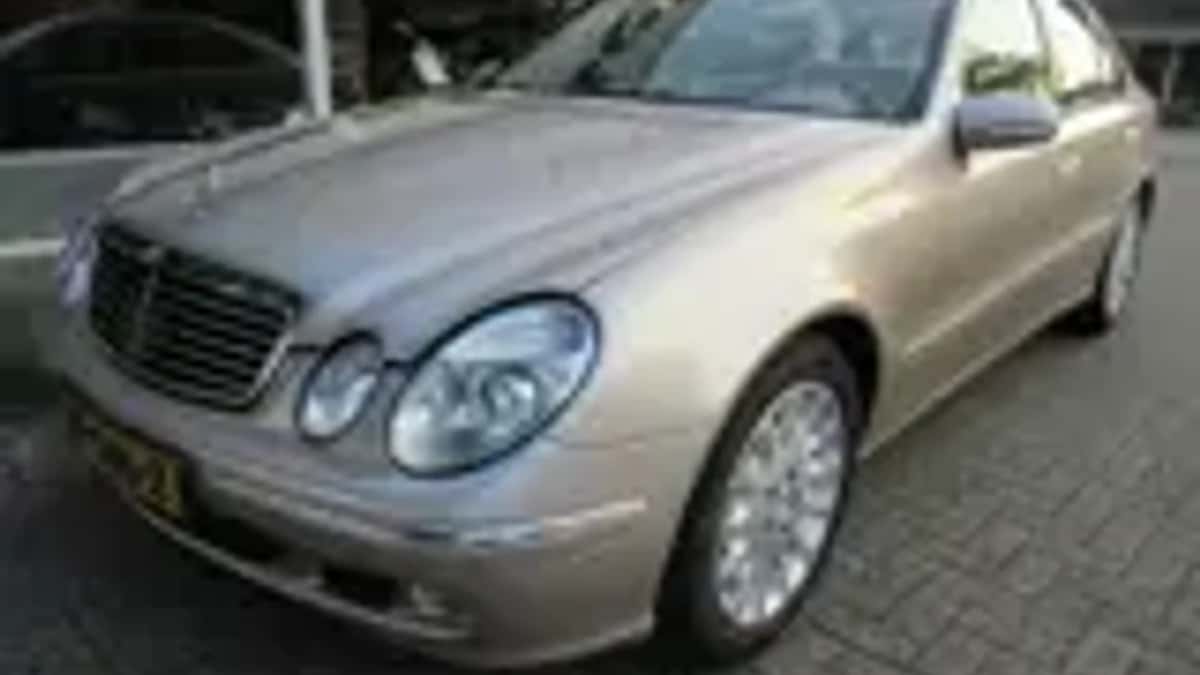 Mercedes-Benz E-Klasse (2002) — foto 1