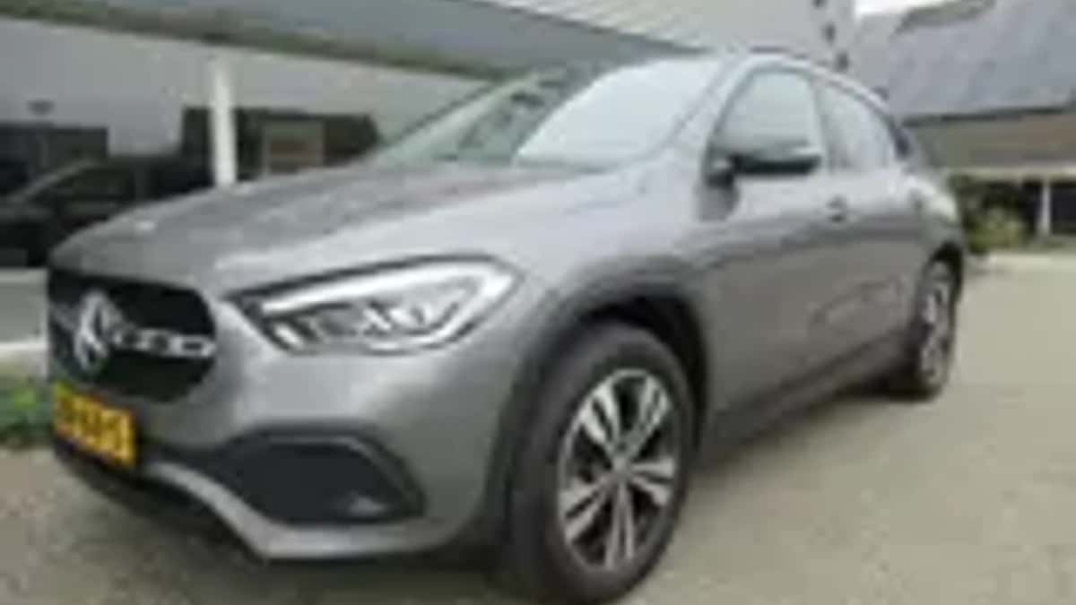 Mercedes-Benz GLA (2021) — foto 1