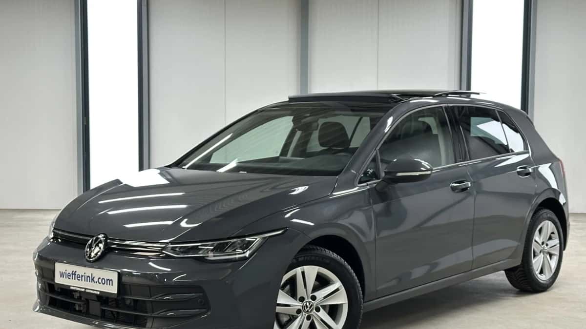 Volkswagen Golf (2024) — foto 1